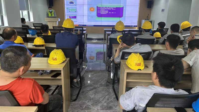 成人教育平台如何挑选？揭秘平台功能的五大关键要素