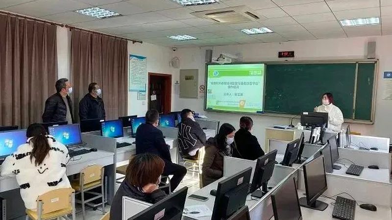 教材与习题集的搭配应遵循以下原则：
