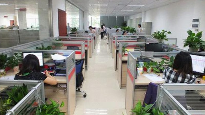 在准备报名材料时，需要注意以下细节：